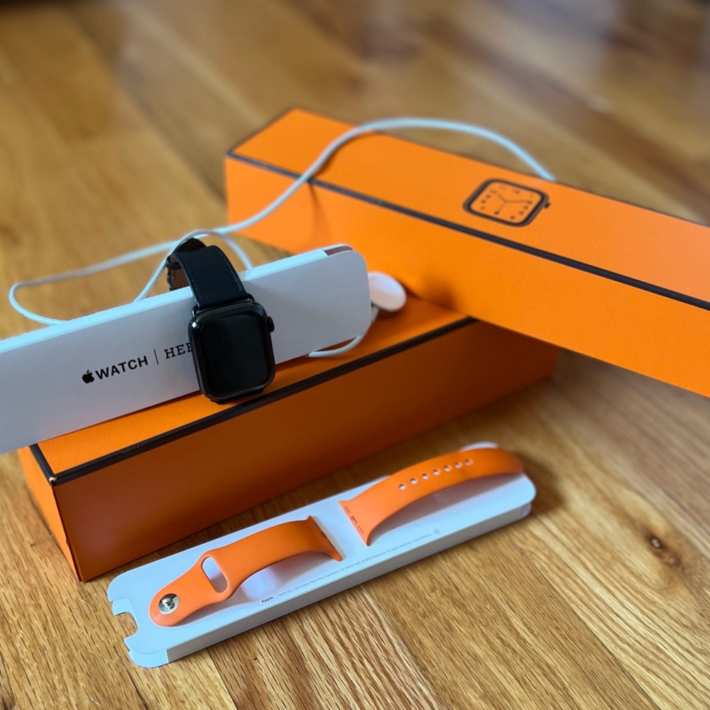 Apple Watch Hermes Series 6, 44mm Complete Set - Picture 11 of 11